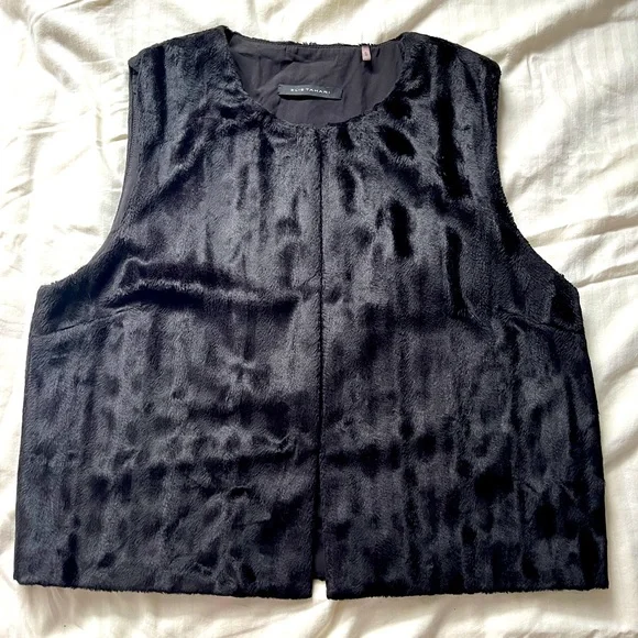 Tahari Black Faux Fur Vest - Picture 2 of 4